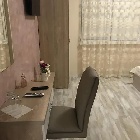 флама резидентс Хотел
